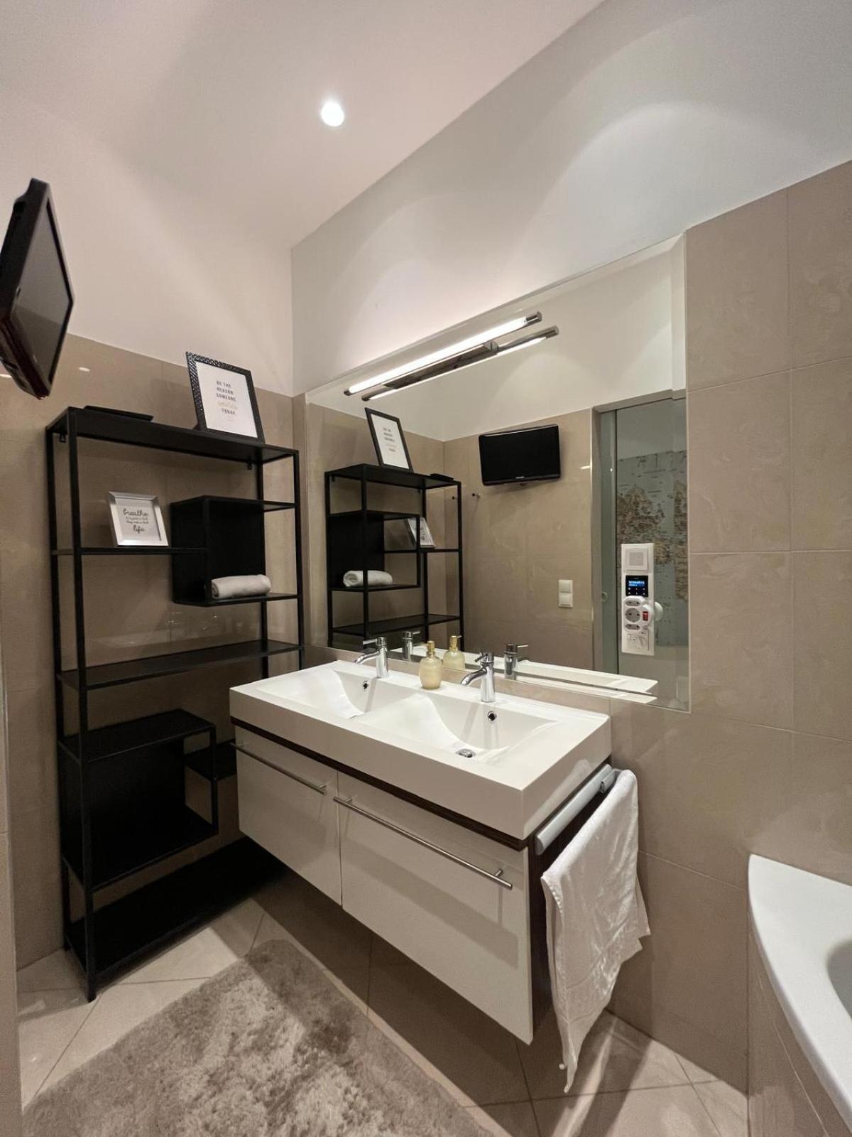 Luxury Cityapartment 5 Виена Екстериор снимка